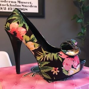 NIB Pin Up Couture pf pump 🌺